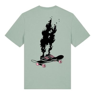 Aloë groen Skate shirt met rokende schoenen op een skateboard