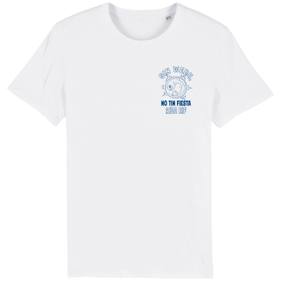 Voorkant van een wit T-shirt met vis-ei borstlogo met de tekst 'Sin webu no tin fiesta riba rif'