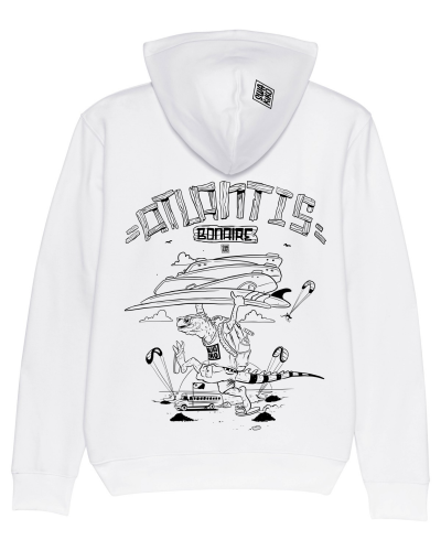 Wiite Bonaire hoodie met een leguaan die met een stapel kiteboards boven zijn hoofd op het strand van Atlantis loopt